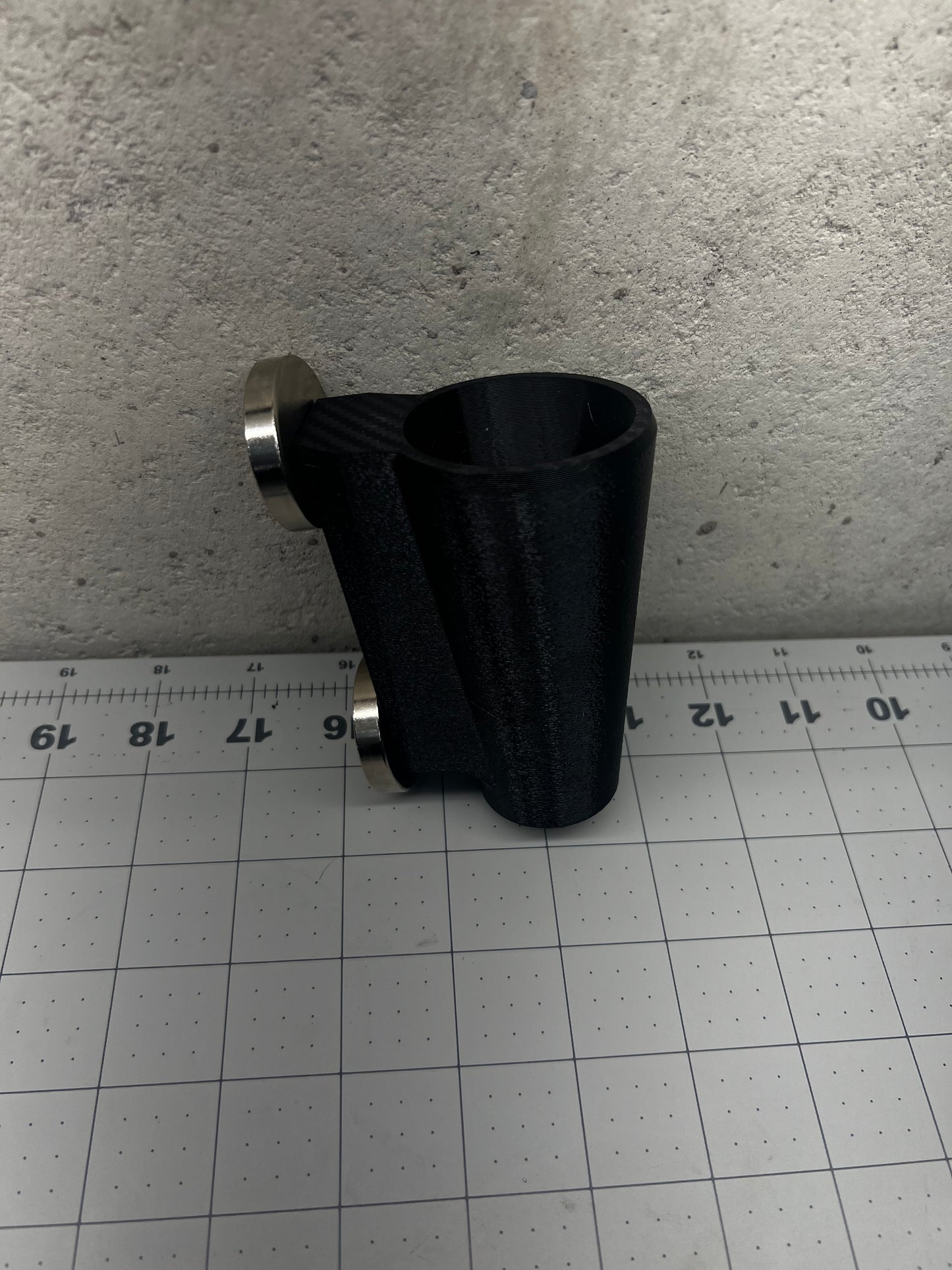 Long neck/transmission magnetic holder