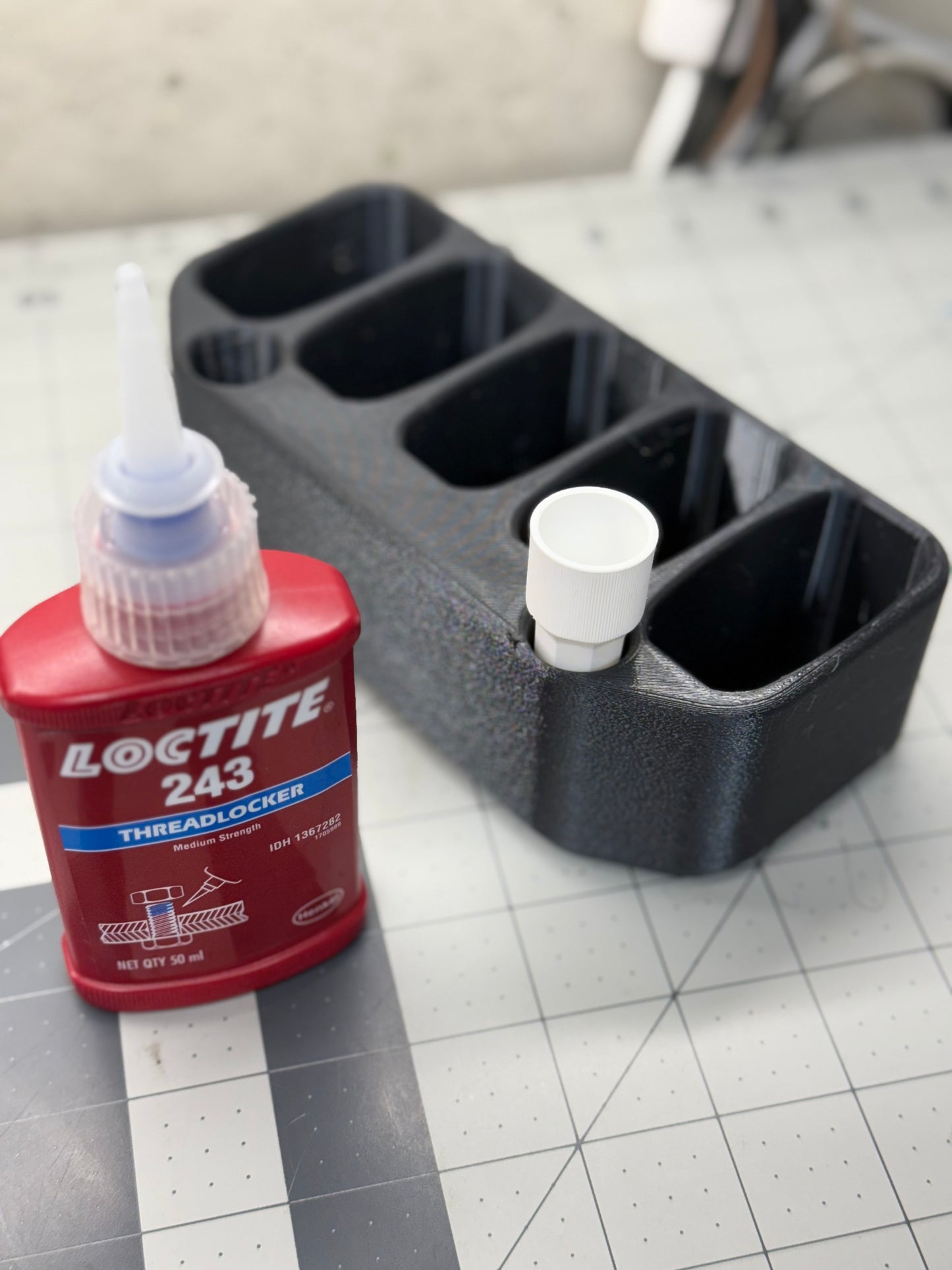 LocTite Bottle Holder 50ml Farm Sip Supreme loctite-bottle-holder-50ml-farm-sip-supreme