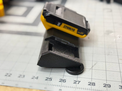 Dewalt 20v Triple Battery Holder, 3D-printed by Farm Sip Supreme