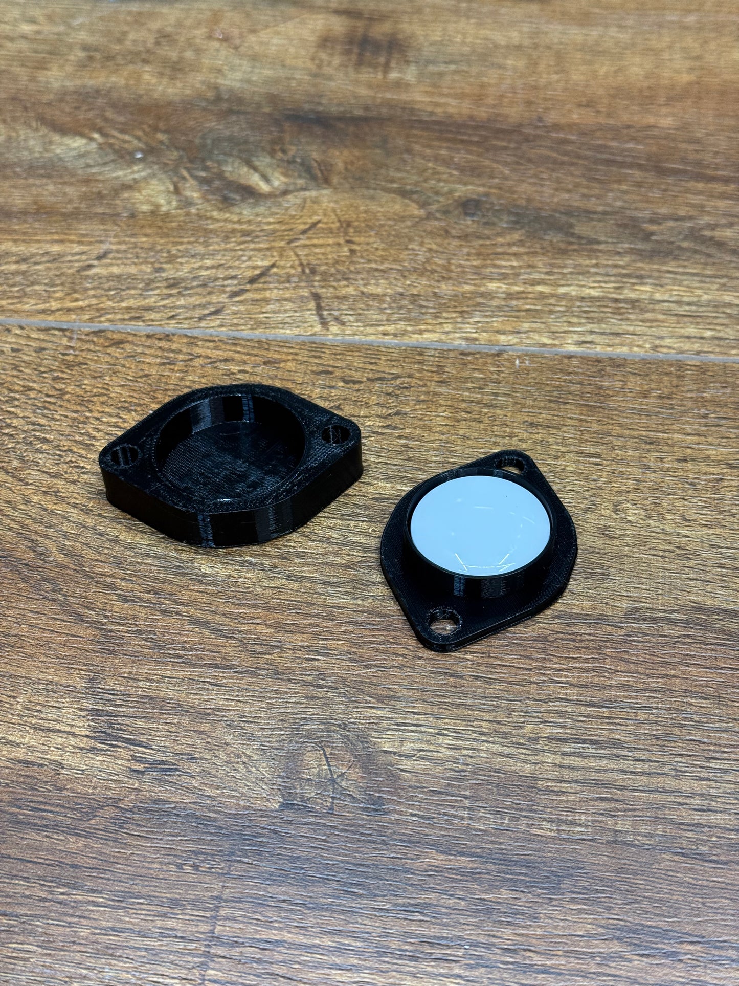 Air tag Holder - Bolt on